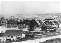 Balclutha Bridge under construction, opened 1935
